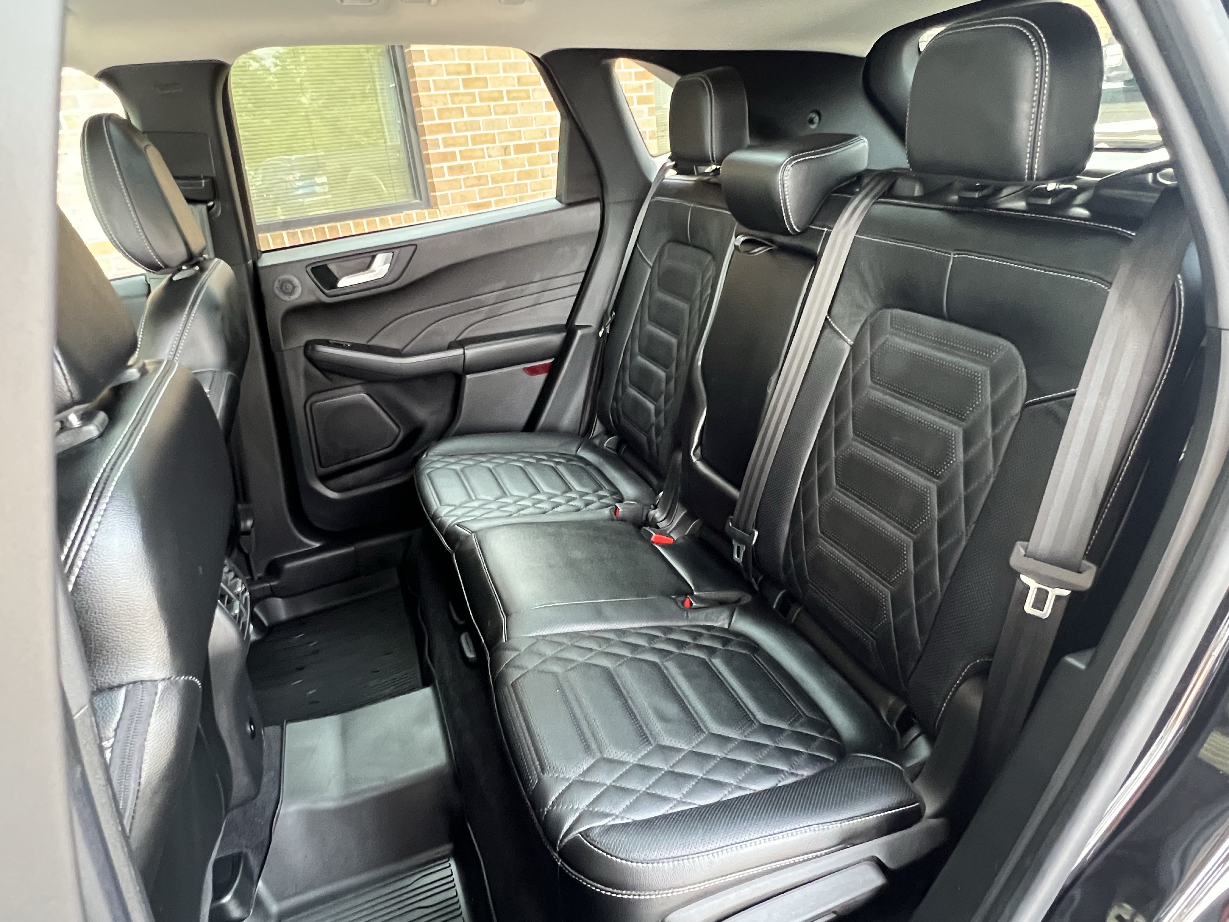 Used 2023 Ford Escape Platinum w/ Premium Technology Package AWD/4WD image 17
