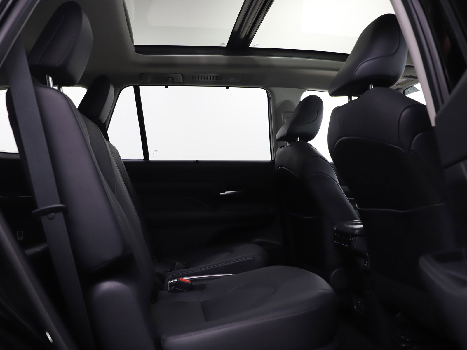 Used 2024 Toyota Grand Highlander Limited image 13