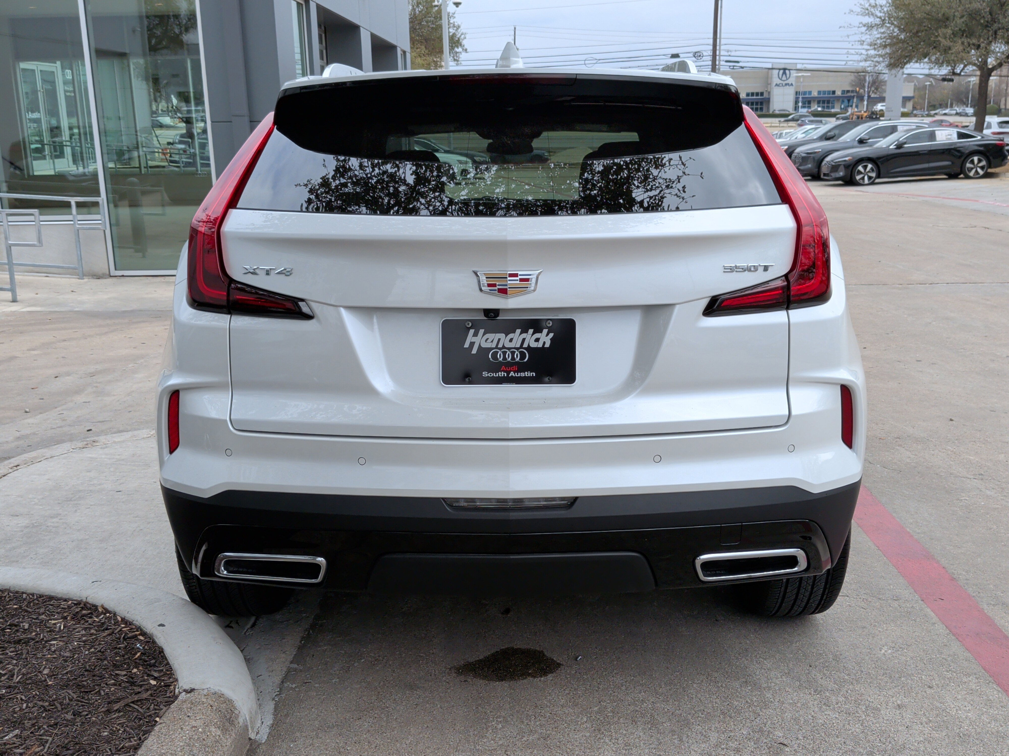 Used 2025 Cadillac XT4 Premium Luxury image 9