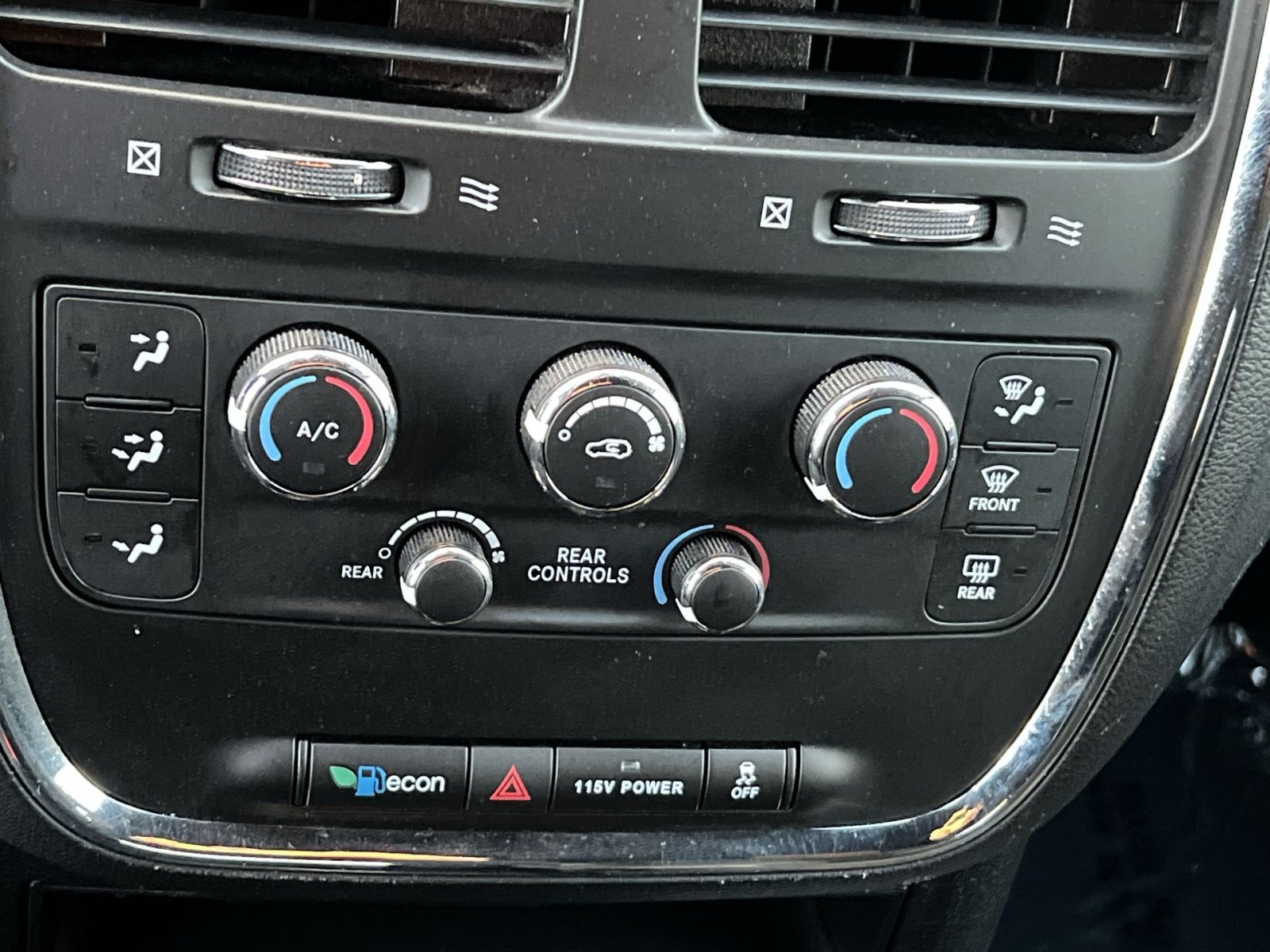 Used 2019 Dodge Grand Caravan SE FWD image 29