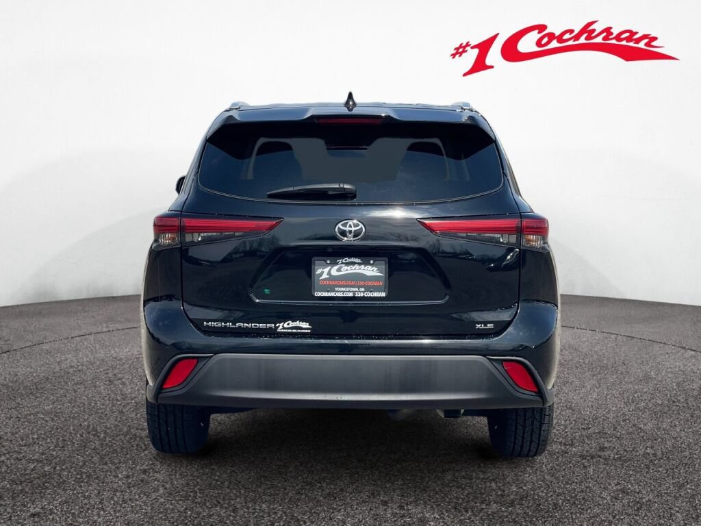 Used 2023 Toyota Highlander XLE FWD image 29