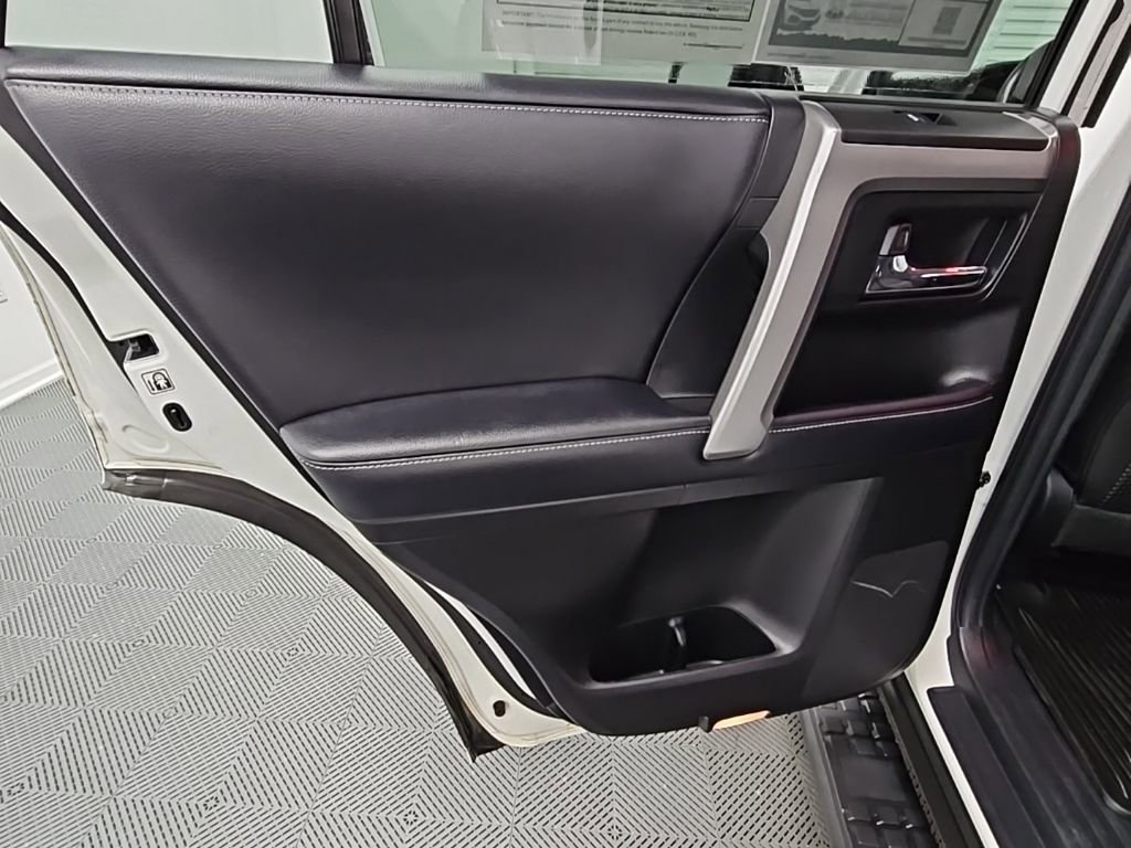 Used 2020 Toyota 4Runner SR5 image 33