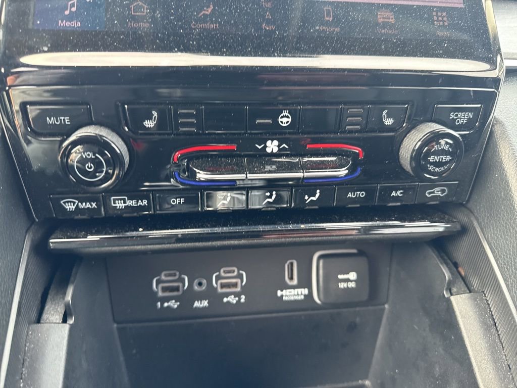 Used 2023 Jeep Grand Cherokee 4WD 4xe image 15