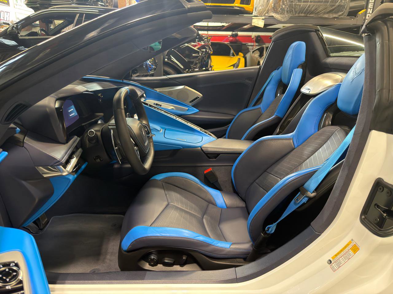 Used 2023 Chevrolet Corvette Stingray Premium Conv w/ Z51 Performance Package image 14