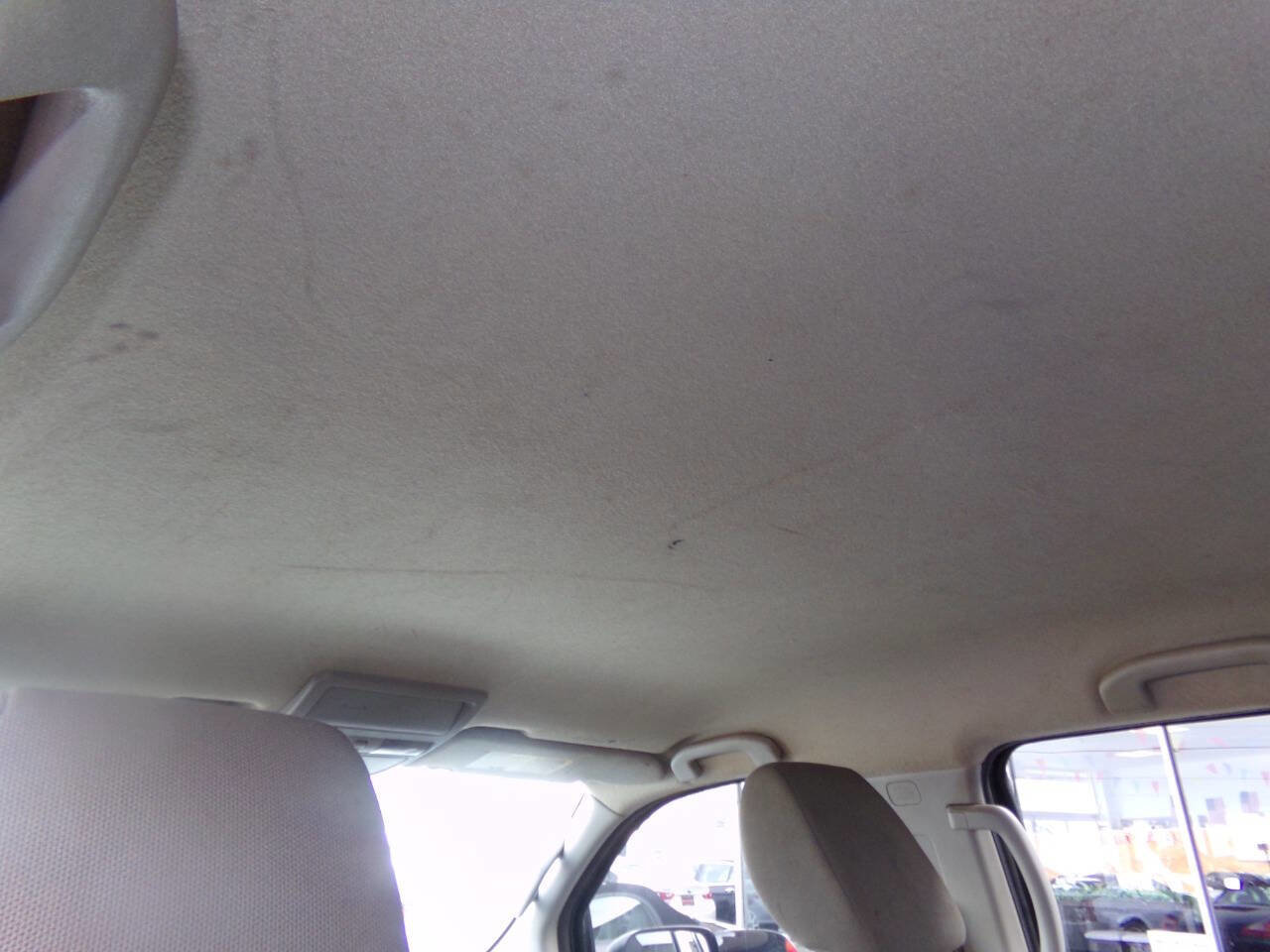 Used 2018 Nissan Frontier SV image 16