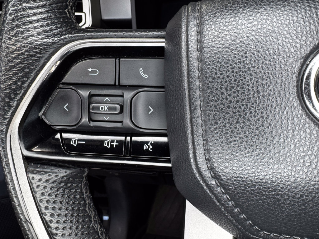 Used 2022 Toyota Tundra SR5 AWD/4WD image 17