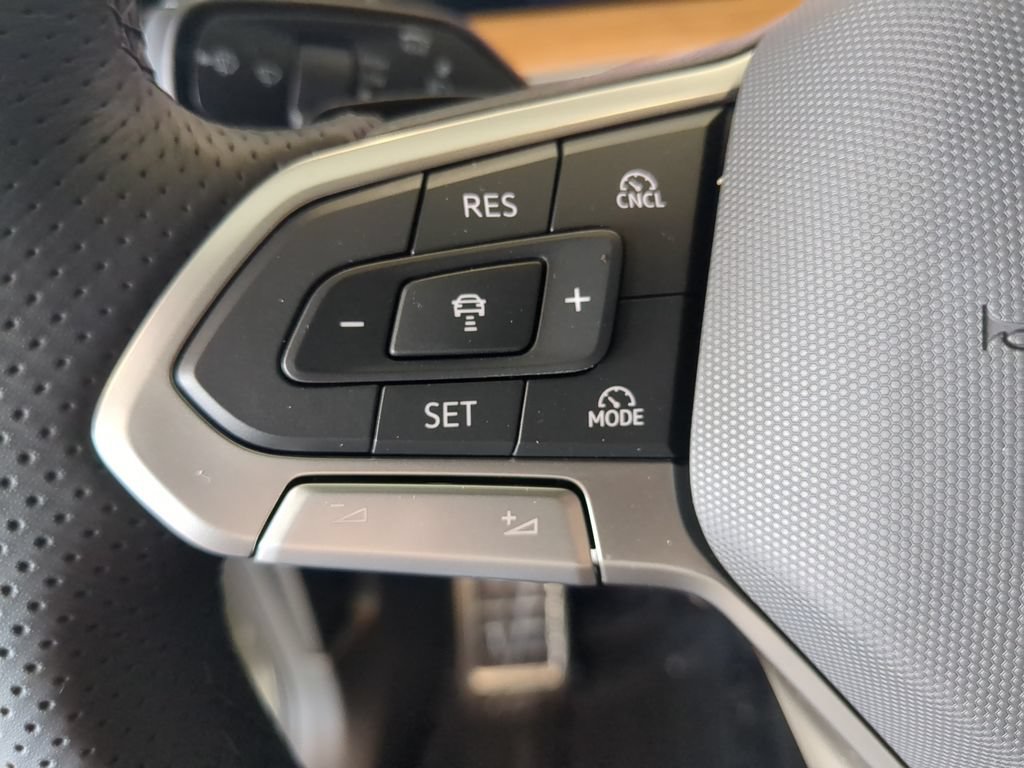 New 2026 Volkswagen Tiguan SEL R-Line AWD/4WD image 26