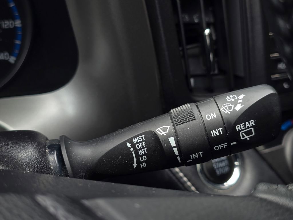 Used 2017 Toyota RAV4 XLE AWD/4WD image 33