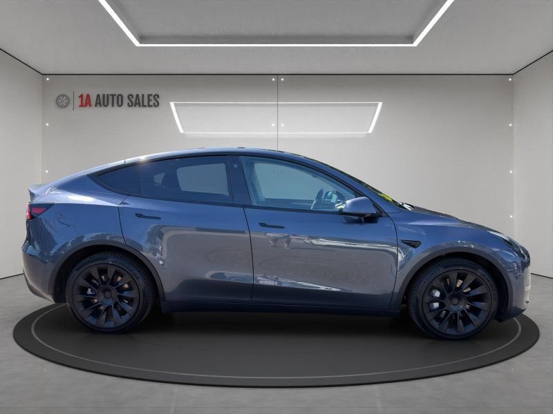 Used 2023 Tesla Model Y Long Range AWD/4WD image 6