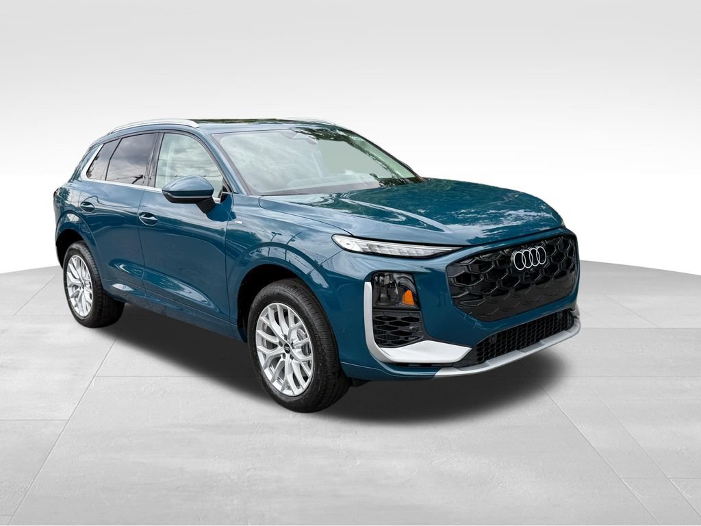 New 2026 Audi Q3 quattro 2.0T AWD/4WD image 3