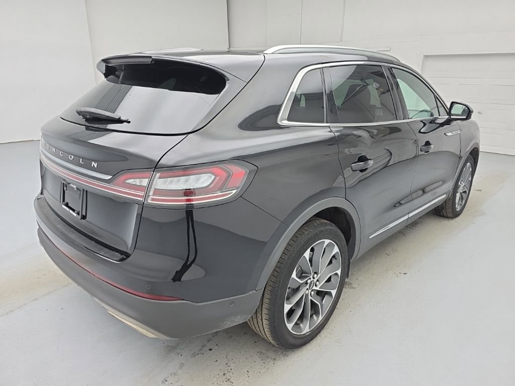 Used 2023 Lincoln Nautilus Reserve w/ Equipment Group 201A image 11