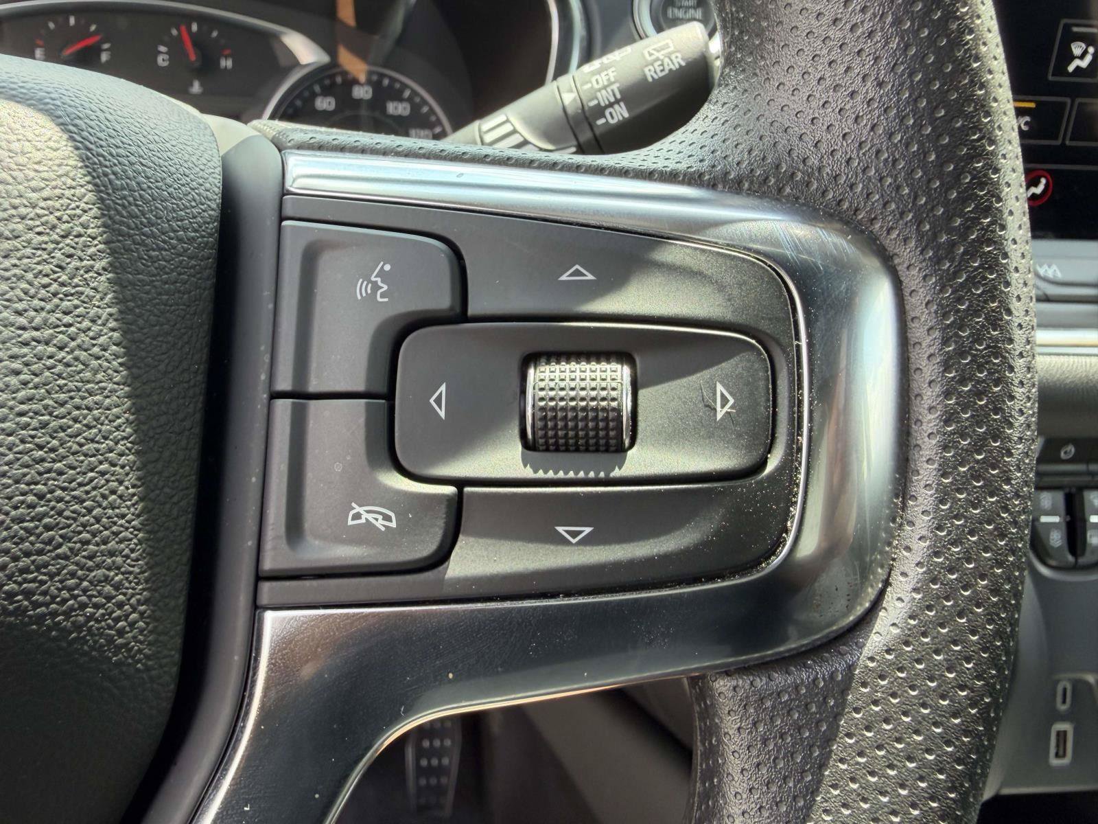 Used 2025 Chevrolet Blazer LT FWD image 7
