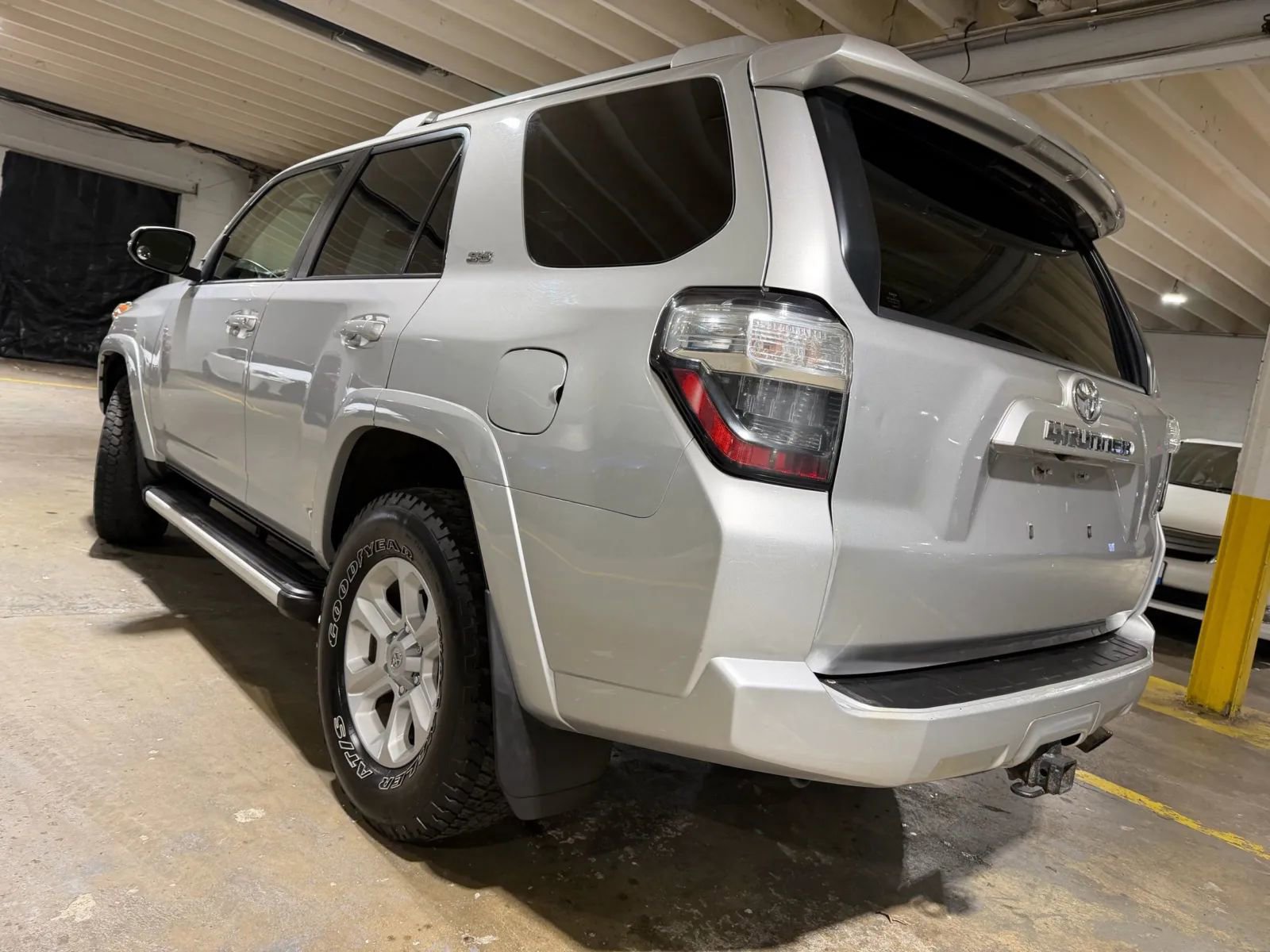 Used 2016 Toyota 4Runner SR5 Premium AWD/4WD image 3