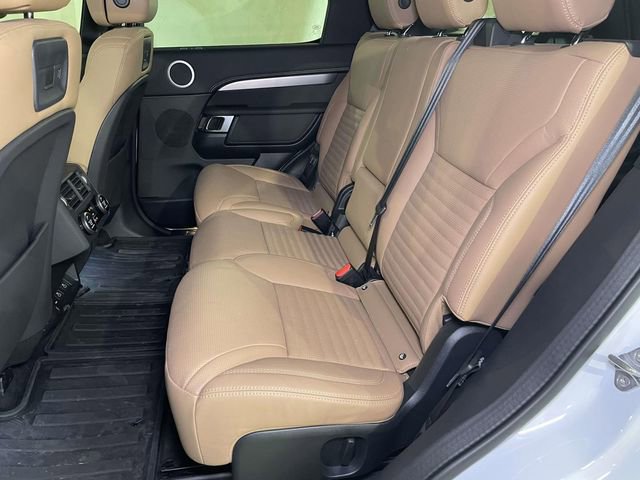 Used 2025 Land Rover Discovery Dynamic SE image 19