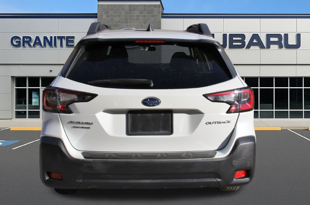 Used 2024 Subaru Outback Premium AWD/4WD image 9