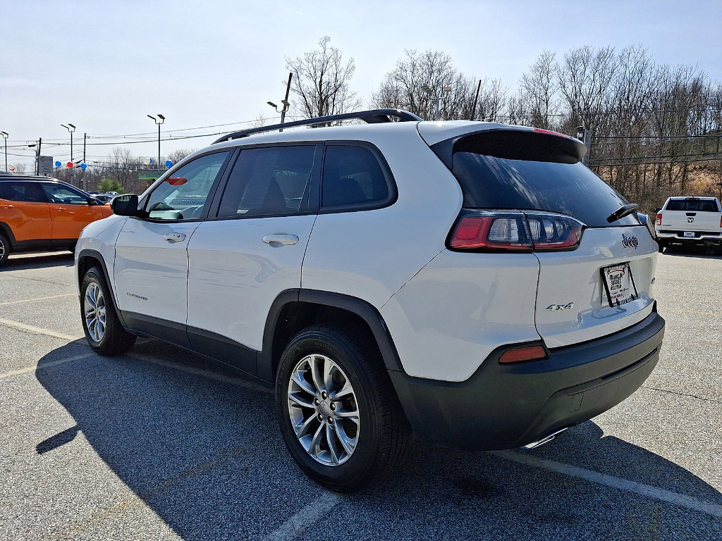 Certified 2022 Jeep Cherokee Latitude Lux w/ Mopar Interior Package AWD/4WD image 22