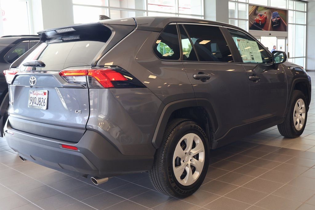 Used 2025 Toyota RAV4 LE FWD image 4