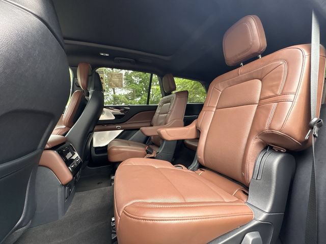 Used 2025 Lincoln Aviator Reserve w/ Luxury Package AWD/4WD image 23