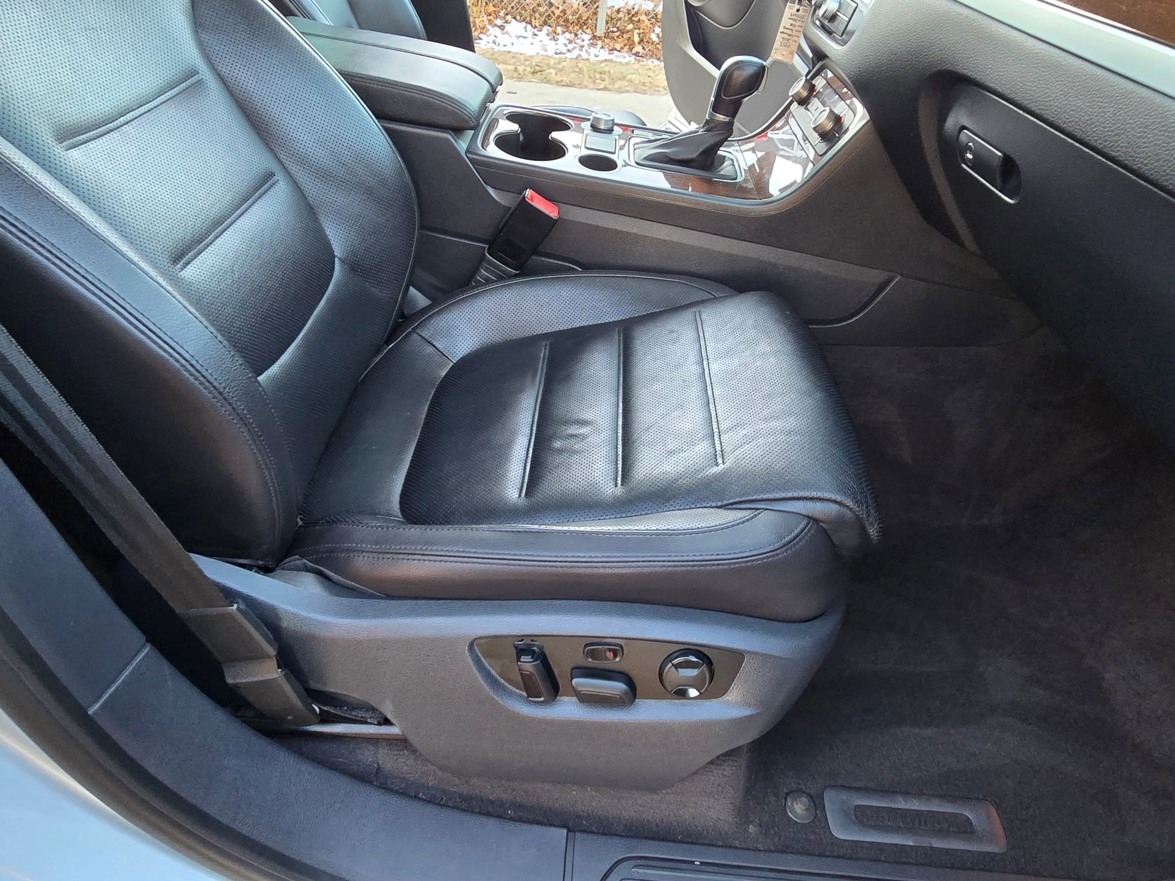 Used 2016 Volkswagen Touareg VR6 image 64