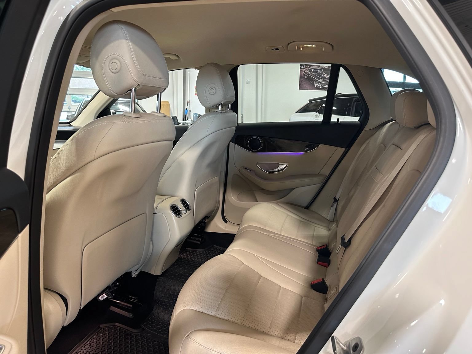 Used 2022 Mercedes-Benz GLC 300 image 32