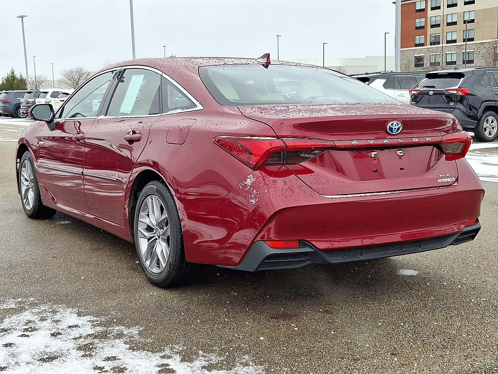 Used 2021 Toyota Avalon XLE image 4