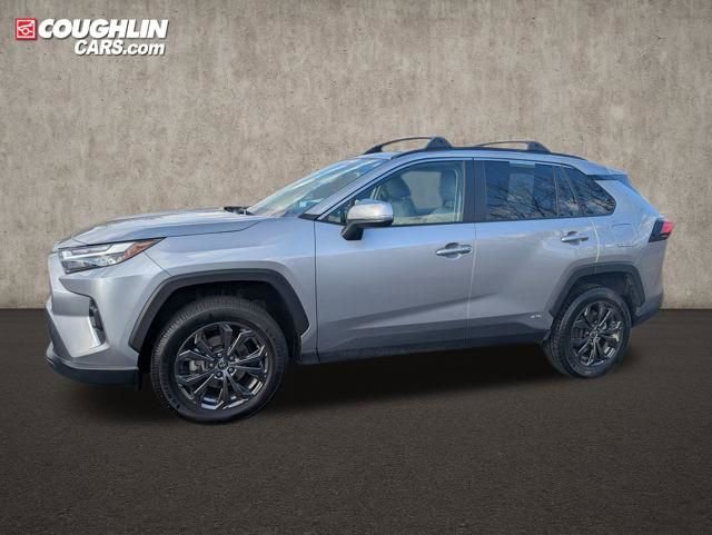 Used 2023 Toyota RAV4 XLE Premium image 4