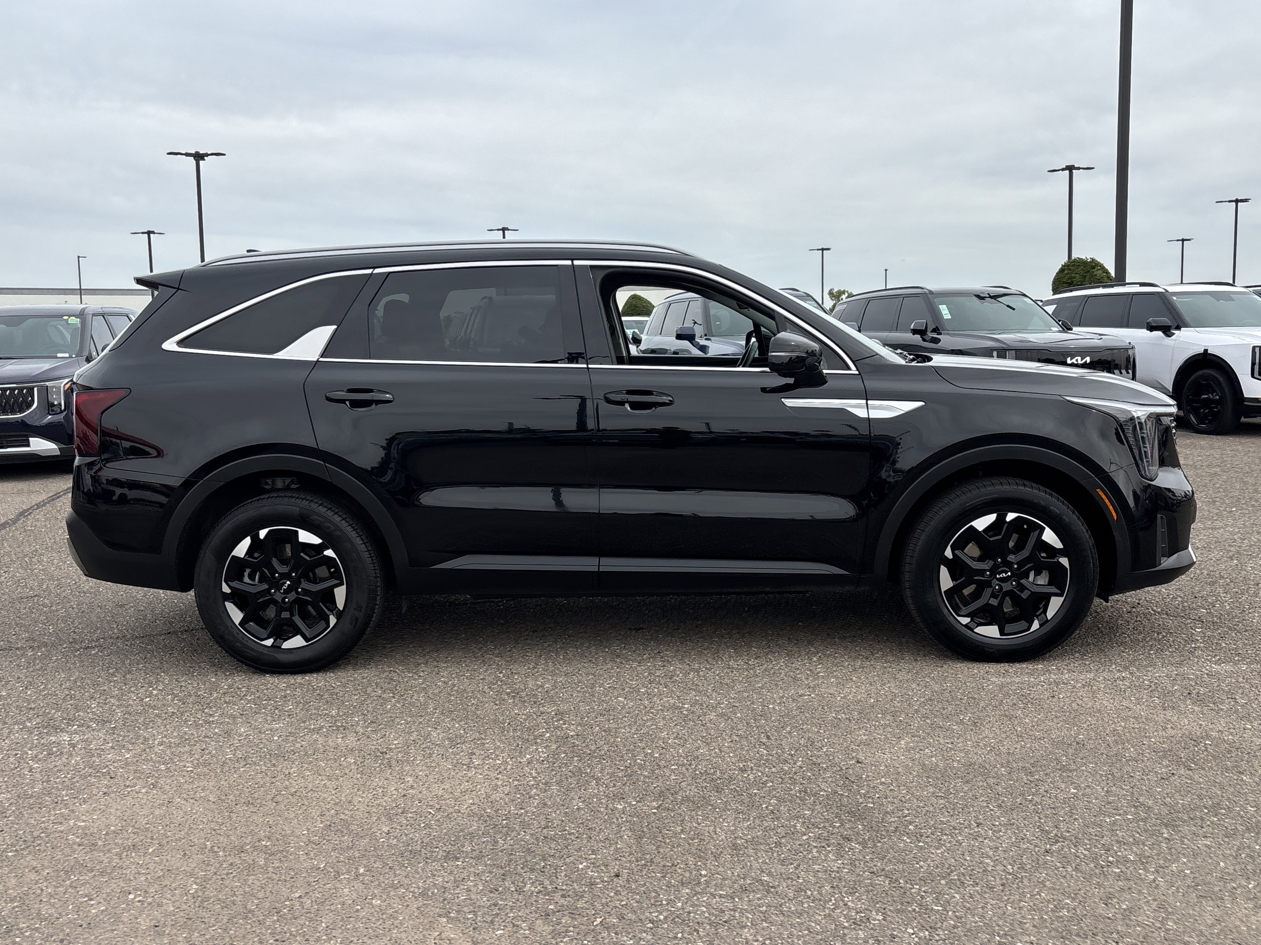 Certified 2024 Kia Sorento S AWD/4WD image 6