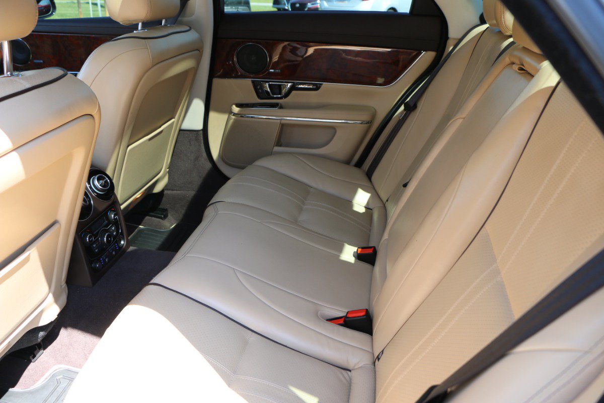 Used 2018 Jaguar XJ Supercharged RWD image 34