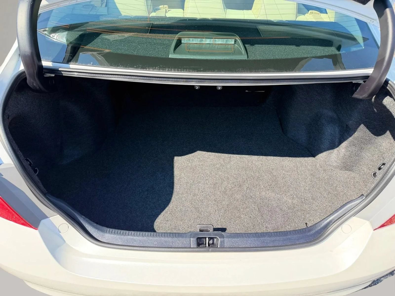 Used 2016 Toyota Camry XLE w/ Moonroof Package FWD image 6