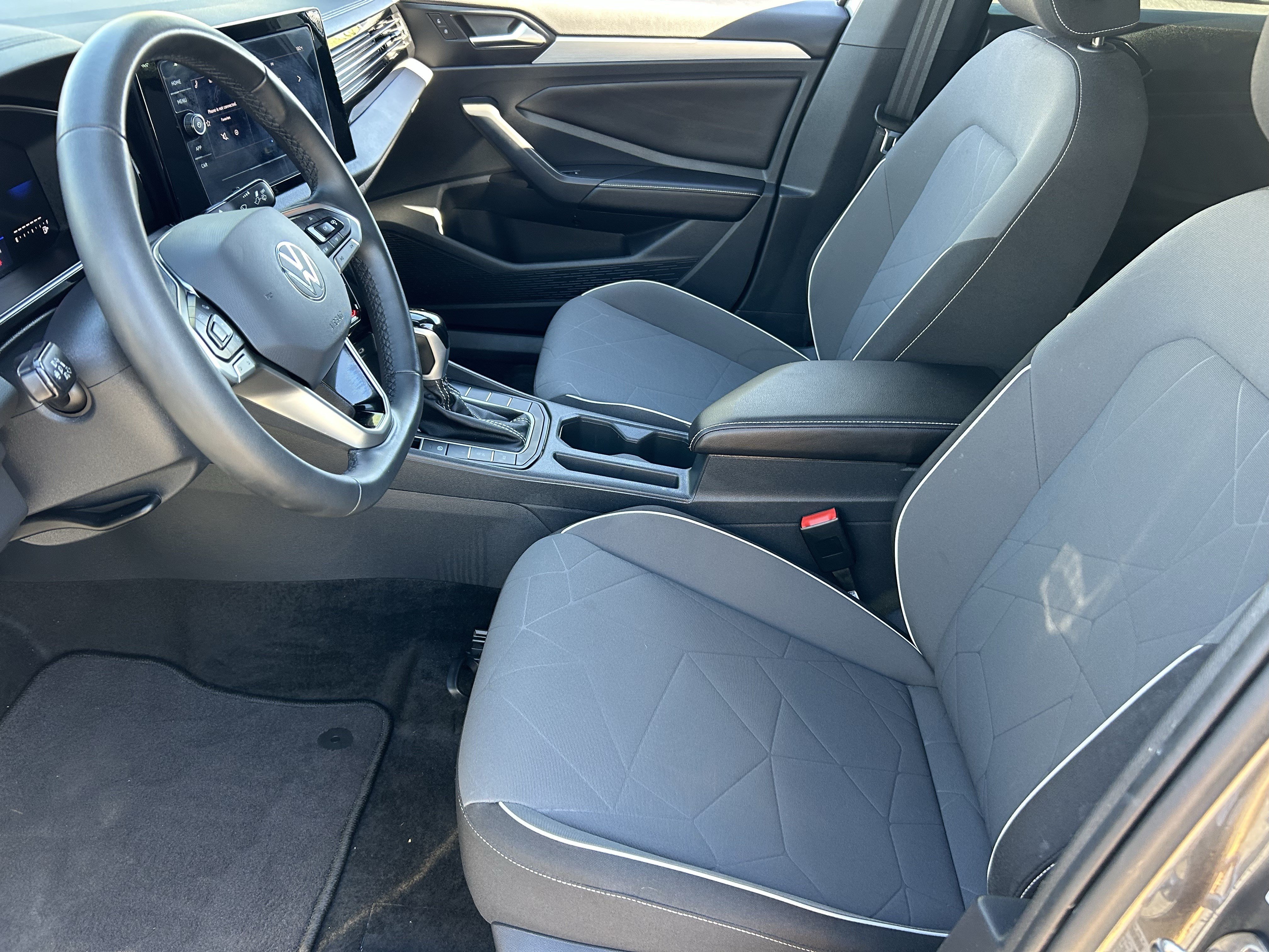 Used 2026 Volkswagen Jetta Sport FWD image 17