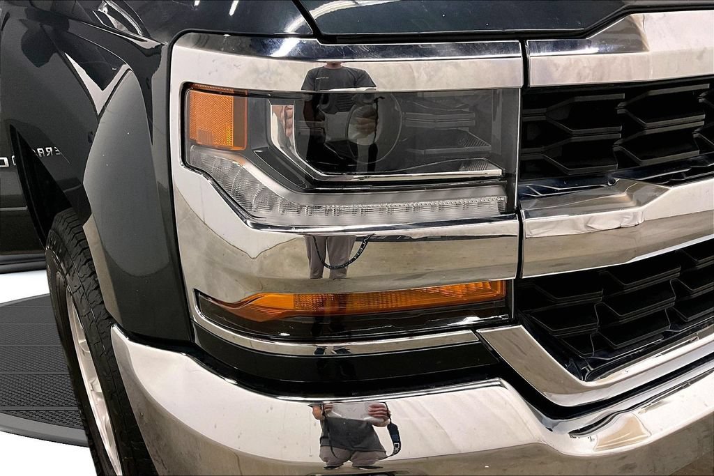 Used 2018 Chevrolet Silverado 1500 LT w/ All Star Edition AWD/4WD image 30