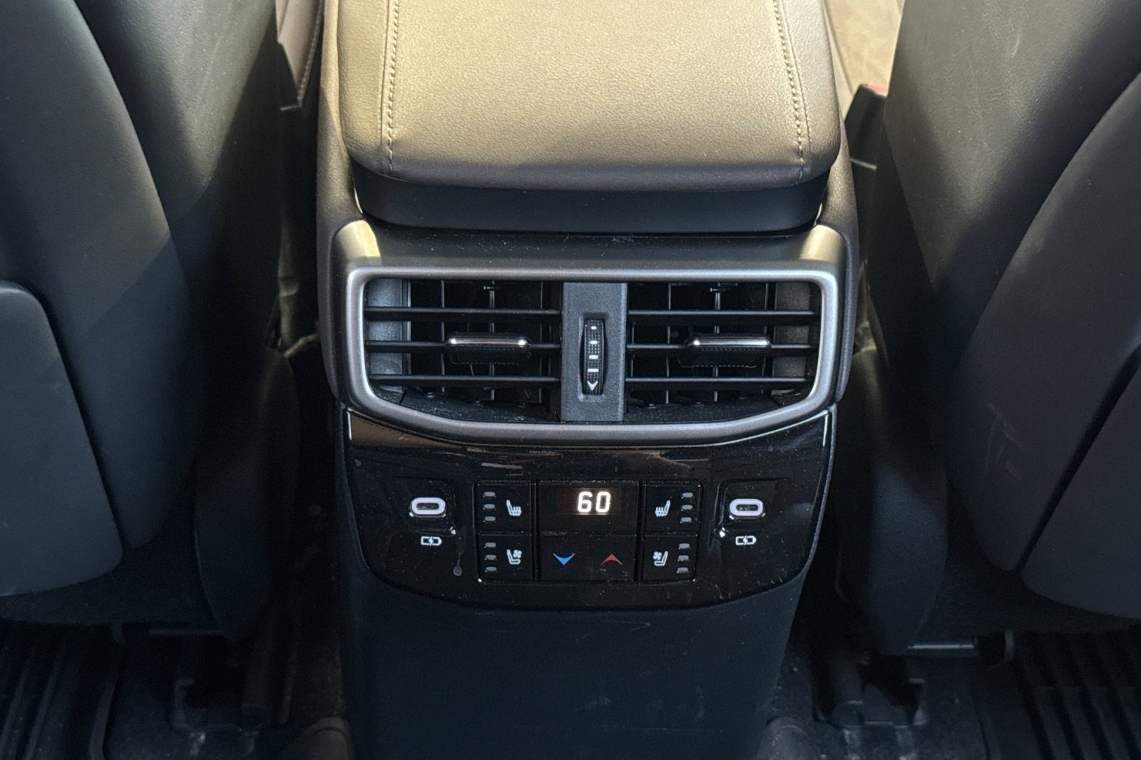 Used 2023 Lexus RX 350 FWD w/ Accessory Package image 16