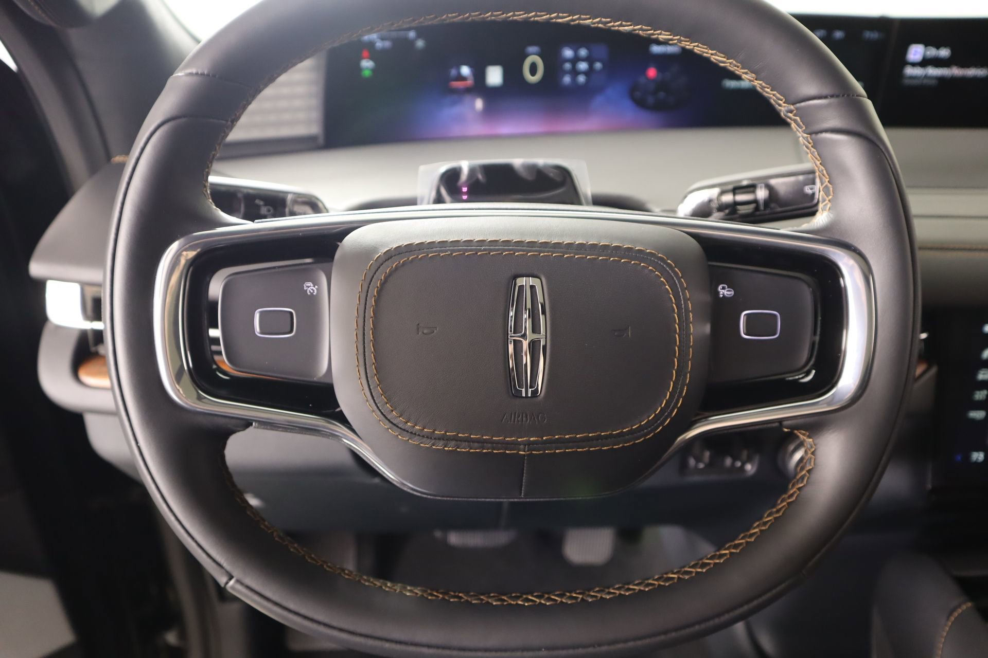 New 2026 Lincoln Navigator L Black Label AWD/4WD image 3