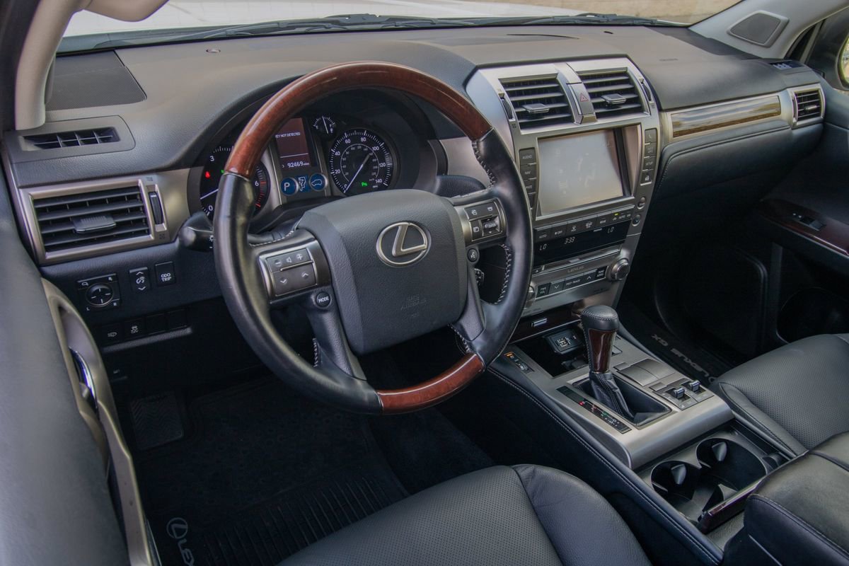 Used 2018 Lexus GX 460 Premium AWD/4WD image 13