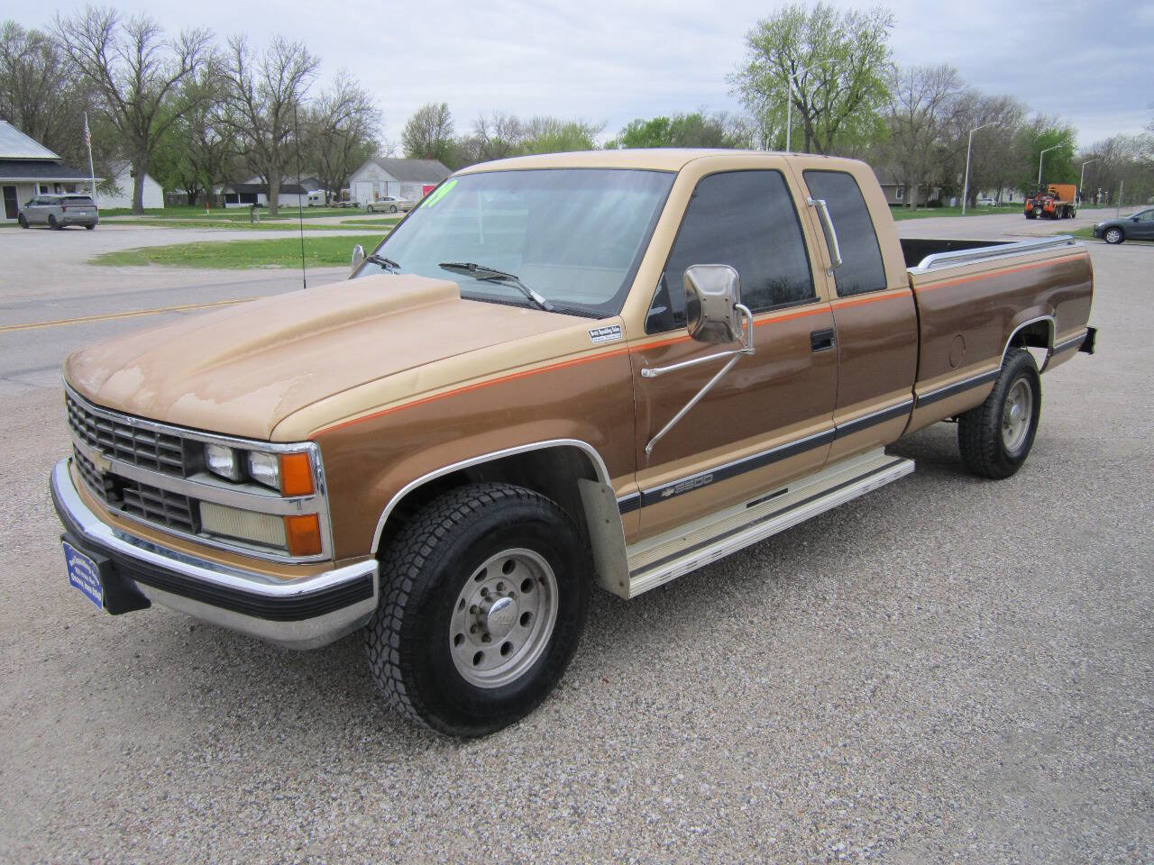 Used 1989 Chevrolet Silverado 3500 2WD Extended Cab image 3