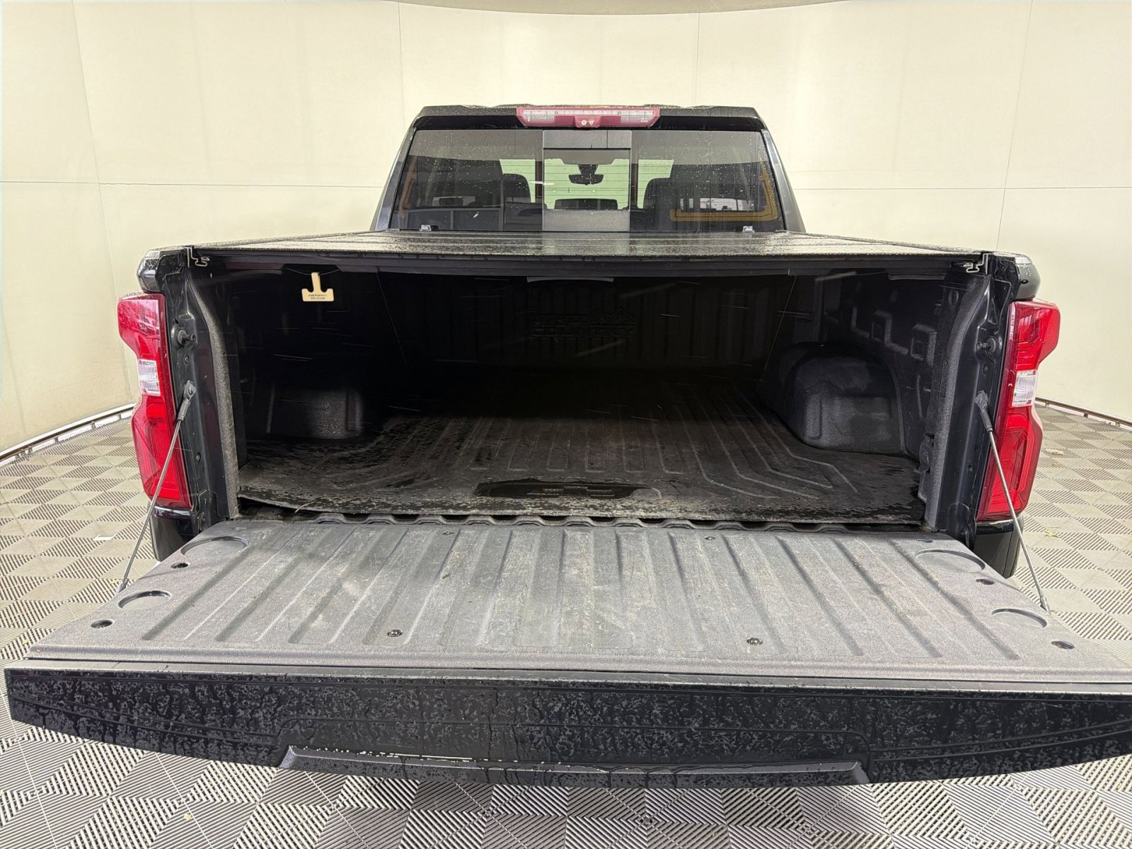 Used 2020 Chevrolet Silverado 1500 High Country w/ Technology Package image 27