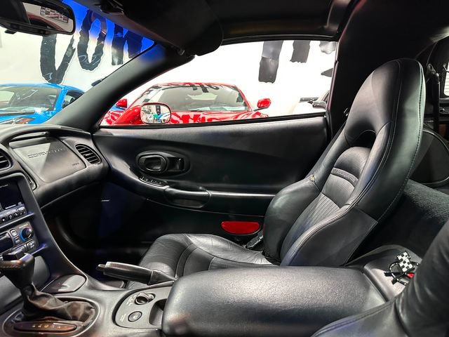 Used 1999 Chevrolet Corvette Coupe w/ Roof Pkg RWD image 31