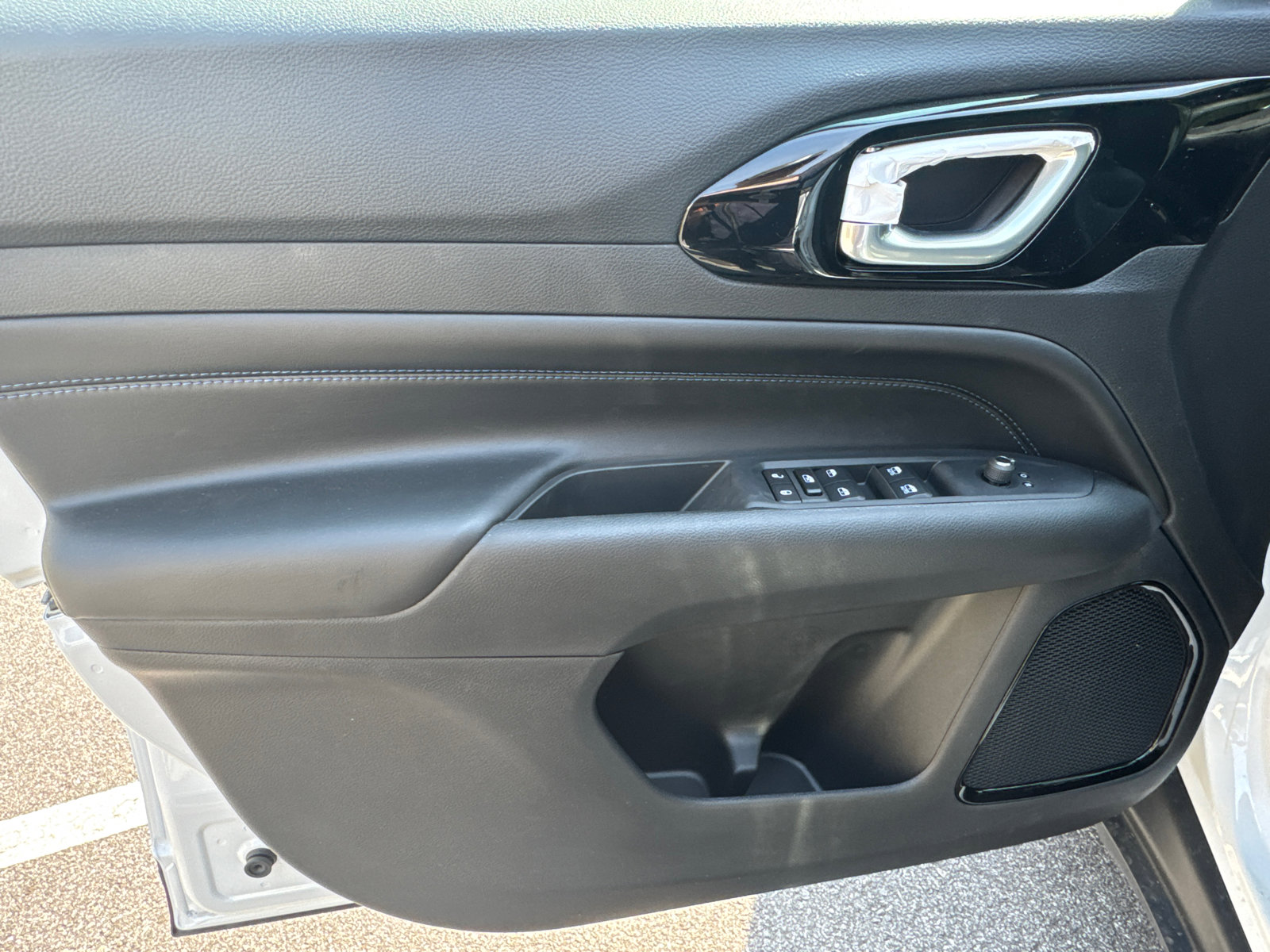 New 2026 Jeep Compass Latitude AWD/4WD image 10