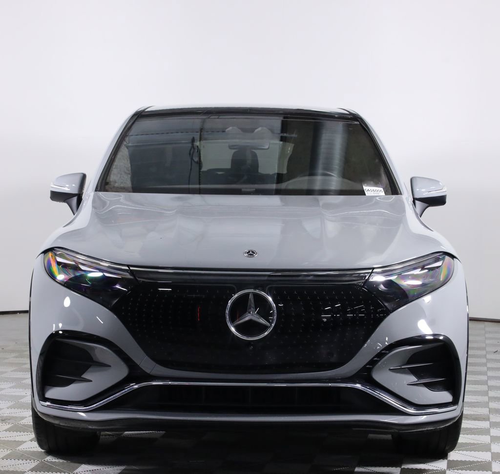 Used 2023 Mercedes-Benz EQS 580 4MATIC SUV image 2