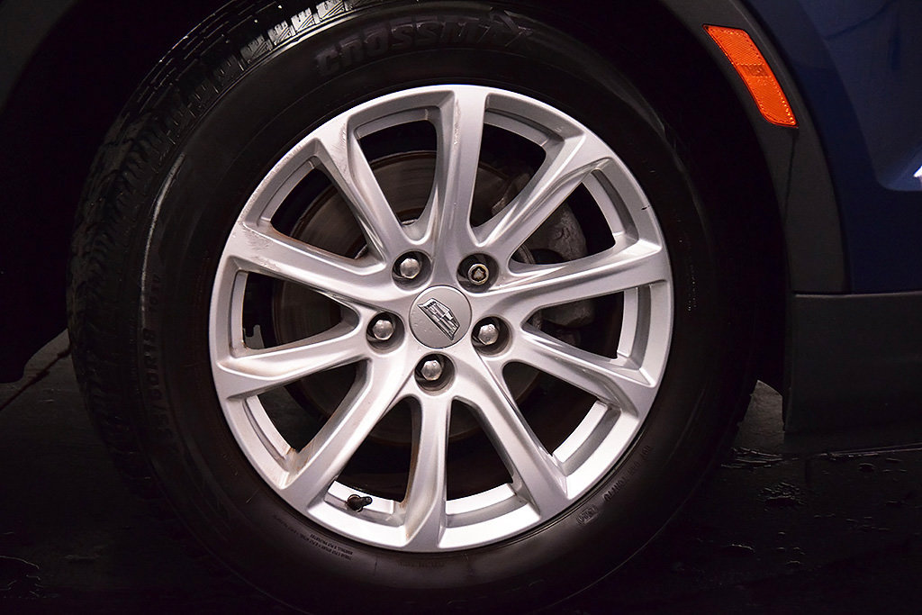 Used 2021 Cadillac XT4 Luxury w/ Cold Weather Package AWD/4WD image 12