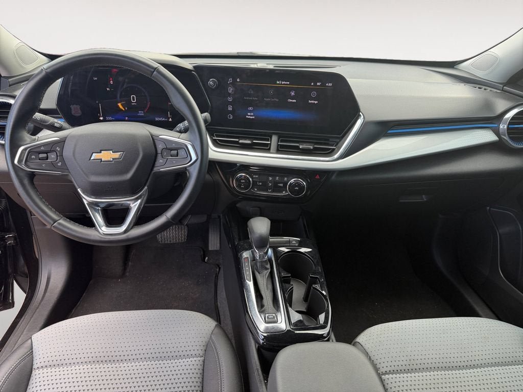 Certified 2025 Chevrolet Trax LT w/ LT Convenience Package FWD image 10