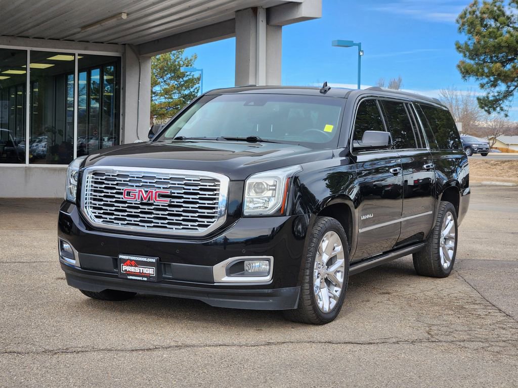 Used 2020 GMC Yukon XL Denali w/ Denali Premium Package image 4