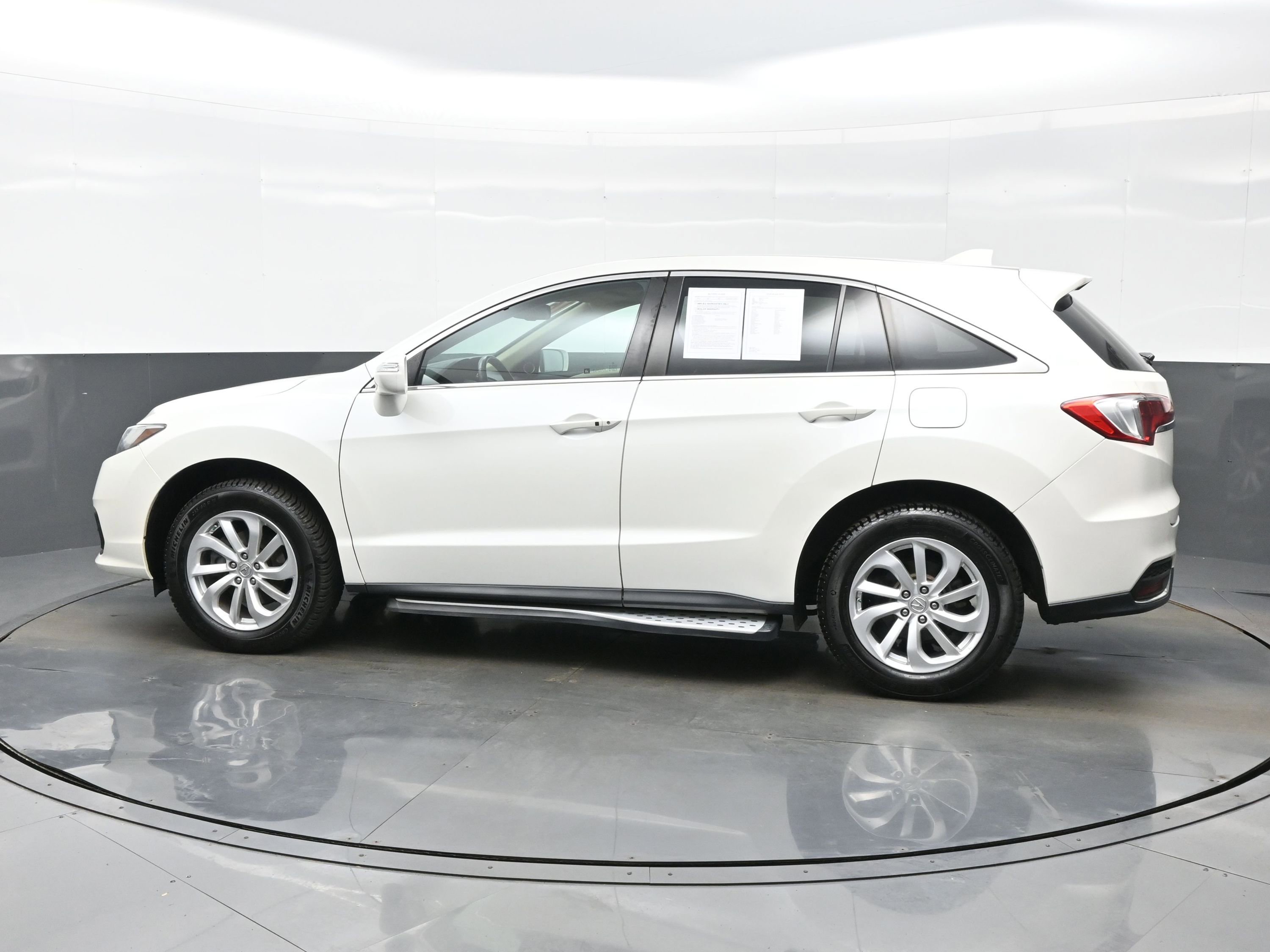 Used 2016 Acura RDX AWD w/ Technology Package image 3