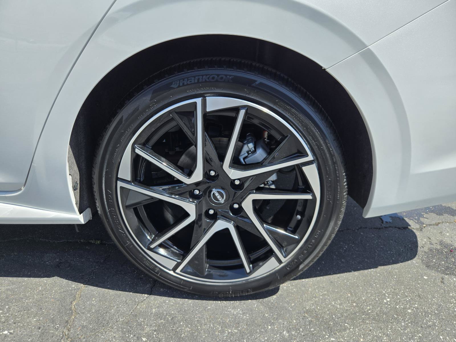 Used 2025 Nissan Sentra SR FWD image 38