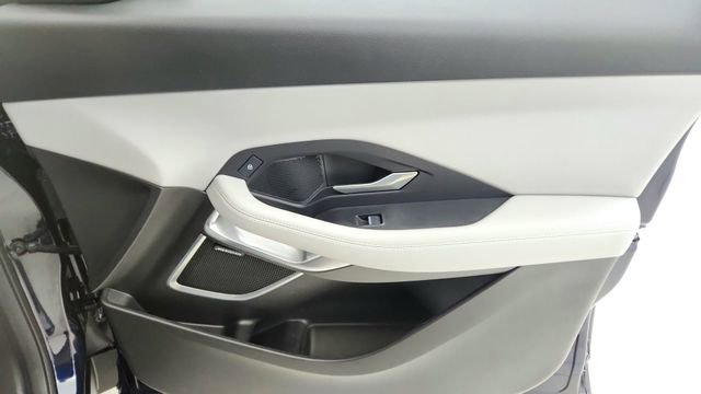 Used 2024 Jaguar E-PACE R-Dynamic SE image 22