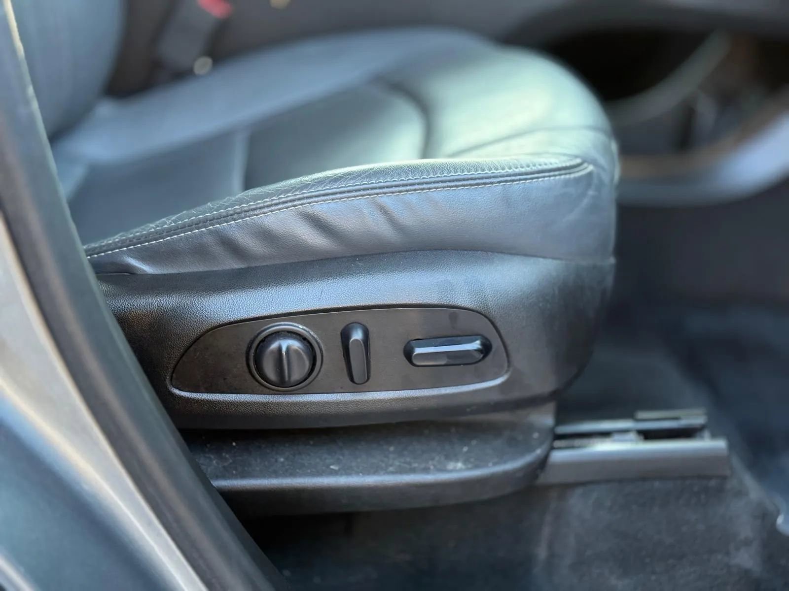 Used 2018 Buick Enclave Premium w/ Experience Buick Package image 22