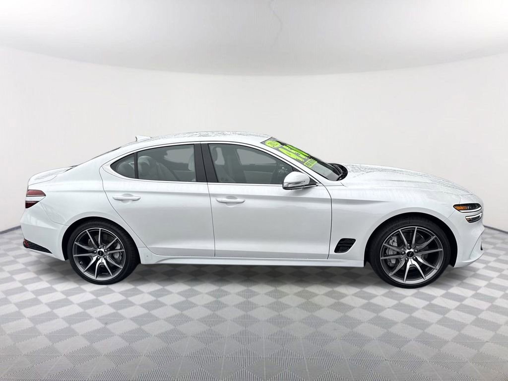 Used 2025 Genesis G70 2.5T image 4