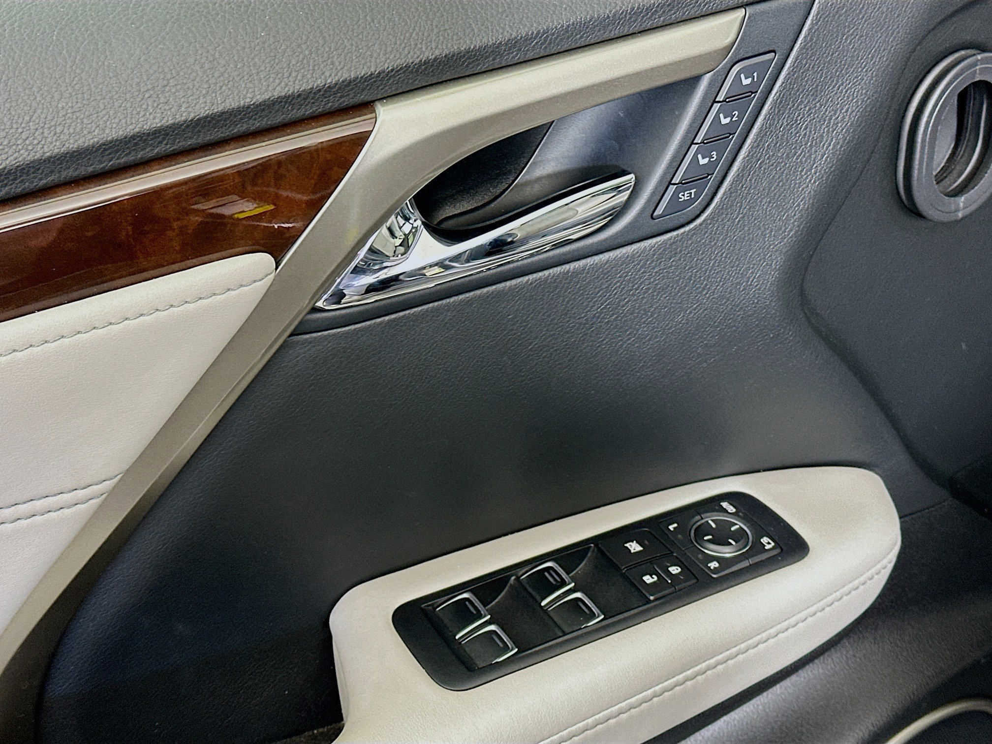 Used 2016 Lexus RX 450h AWD w/ Cold Weather Package image 15