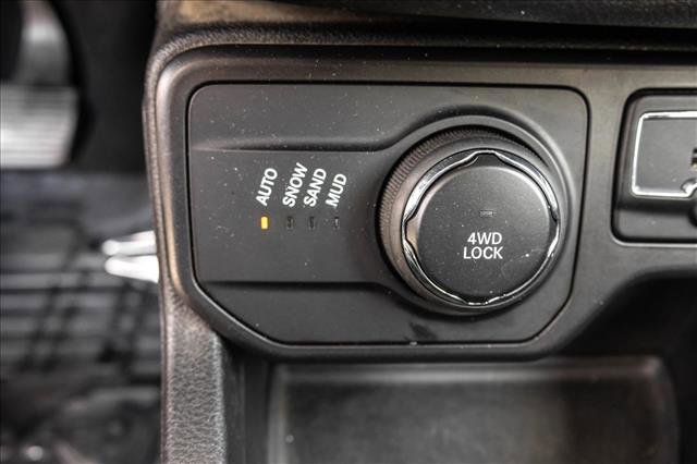 Used 2019 Jeep Renegade Latitude AWD/4WD image 21