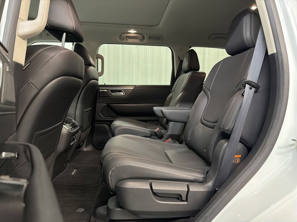 Certified 2025 INFINITI QX80 Pure image 31